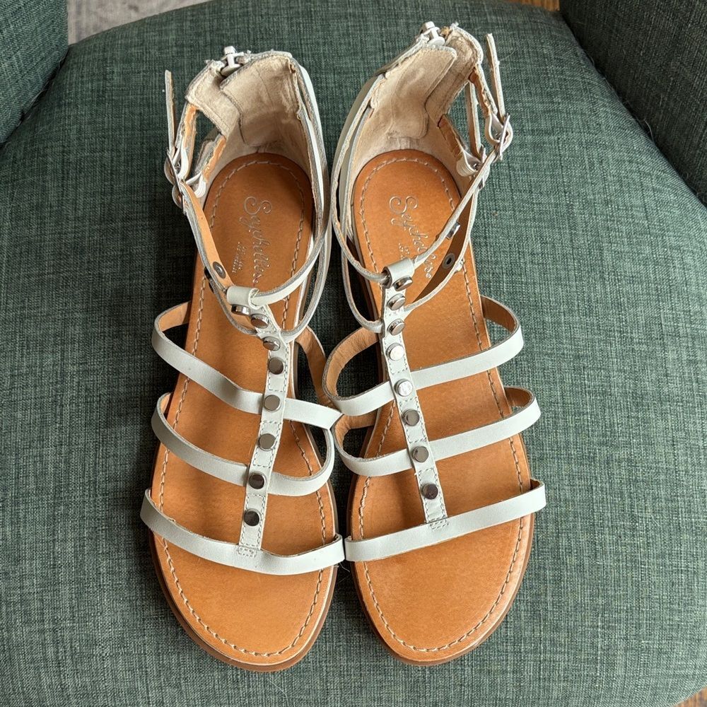 Seychelles Anthropologie Women's gladiator Sandals white silver size 9 zip EUC
